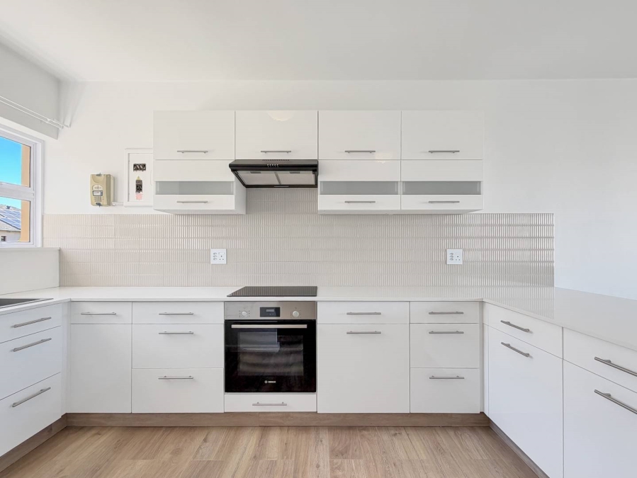 To Let 2 Bedroom Property for Rent in Green Point Western Cape